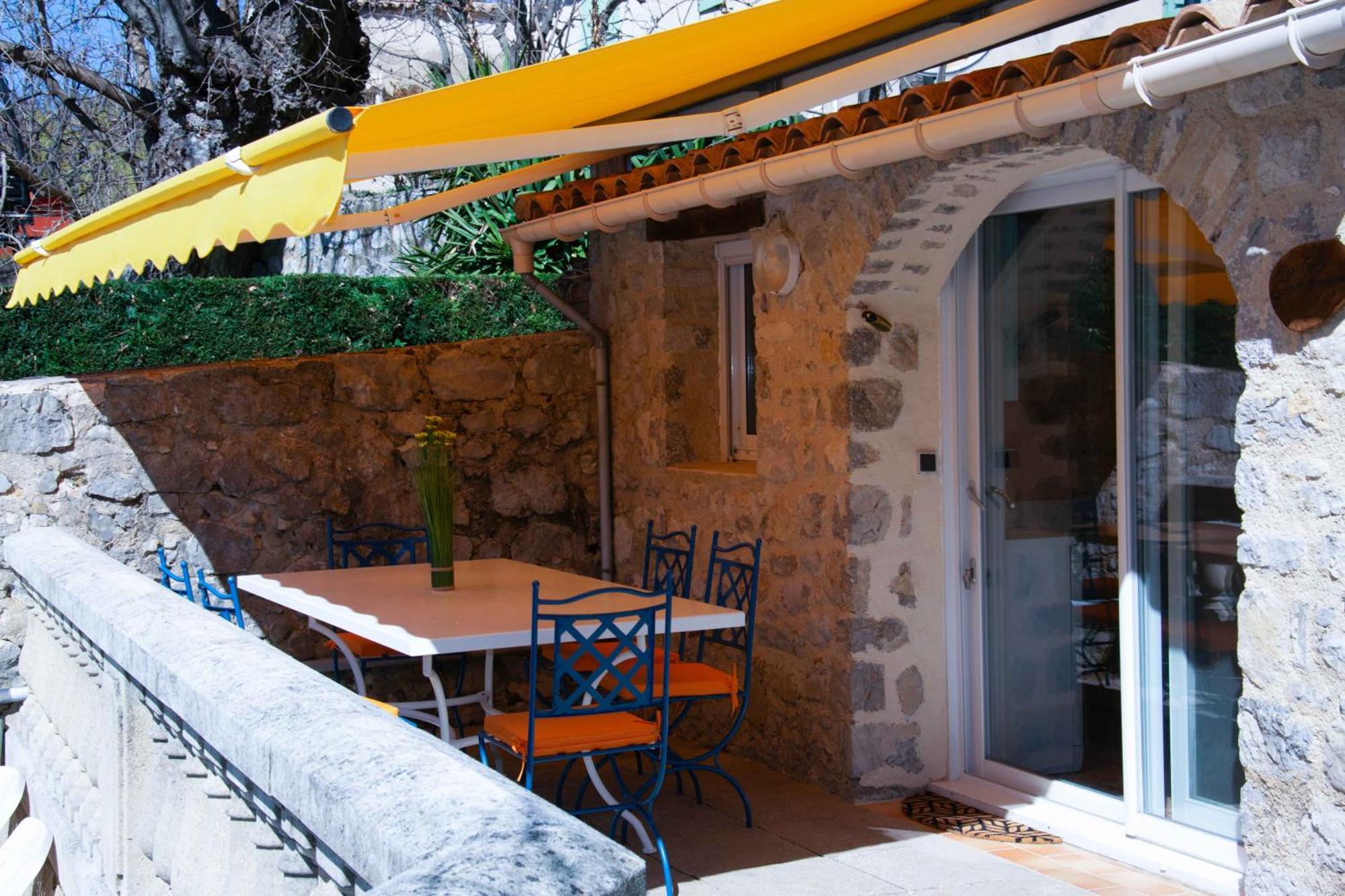 Гостьовий будинок Les Grands Pres Des Baronnies La Roche-sur-le-Buis Екстер'єр фото