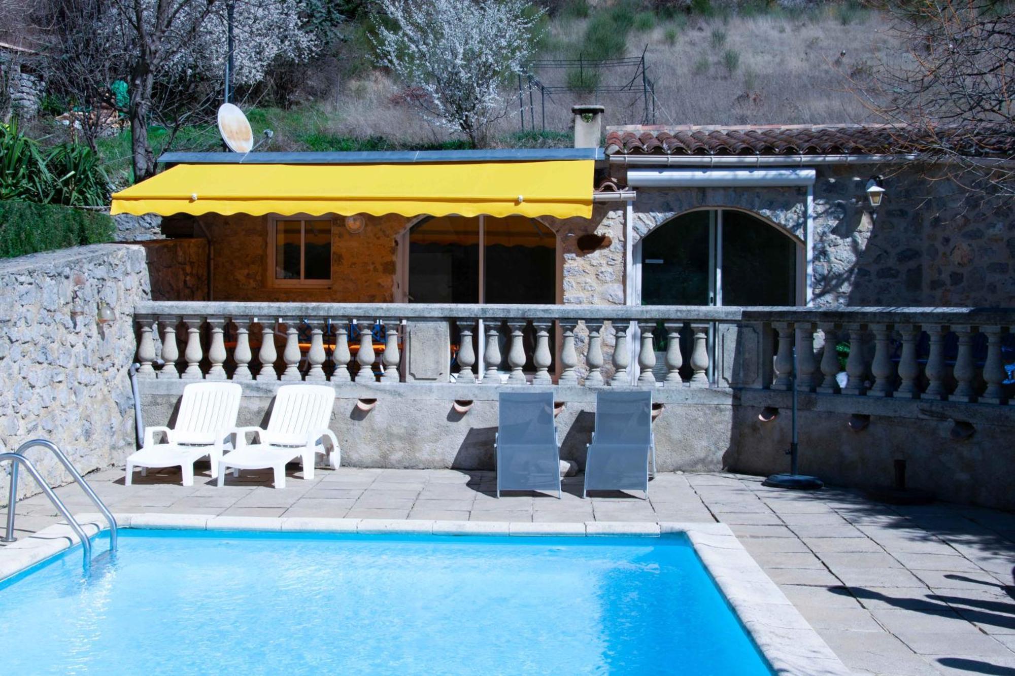 Гостьовий будинок Les Grands Pres Des Baronnies La Roche-sur-le-Buis Екстер'єр фото